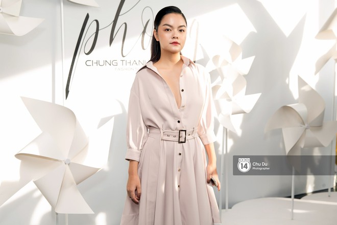 Hoa hậu Mỹ Linh lần đầu l&ecirc;n đồ tới 3 tỷ, Nh&atilde; Phương v&agrave; Jun Vũ đẹp mong manh tr&ecirc;n thảm đỏ NTK Chung Thanh Phong - Ảnh 19.