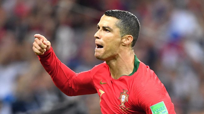 Ronaldo phát biểu đầy khiêm tốn sau cú hat-trick để đời vào lưới Tây Ban Nha - Ảnh 2.