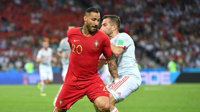 Bồ Đào Nha 3-3 Tây Ban Nha: Cả thế giới ngả mũ thán phục Ronaldo - Ảnh 12.