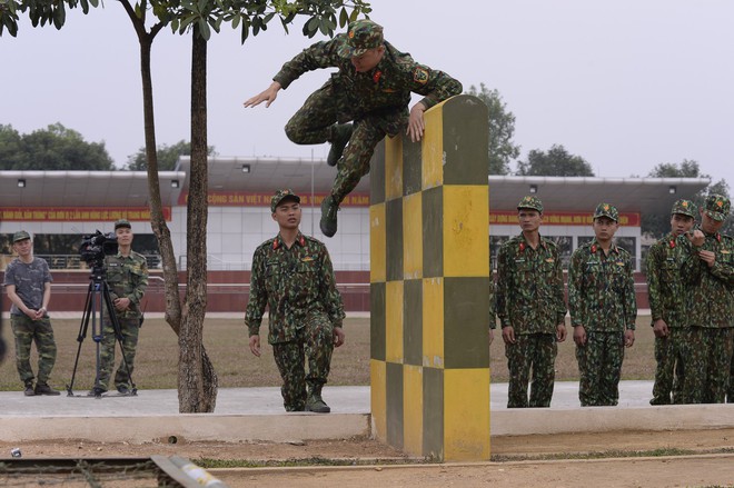 Sao nhập ngũ: Gin Tuấn Kiệt ném lựu đạn quá gần, bị... hy sinh mà không biết lý do tại sao - Ảnh 5.