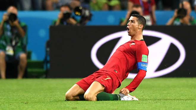Ronaldo phát biểu đầy khiêm tốn sau cú hat-trick để đời vào lưới Tây Ban Nha - Ảnh 1.