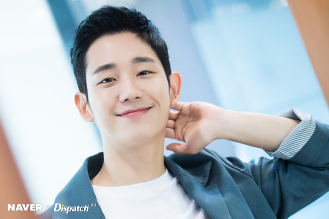 Quá điển trai tại sân bay, Jung Hae In lại bị chê vì... dù lên phim, dự sự kiện hay selfie cũng diện mỗi chiếc áo trắng - Ảnh 12.