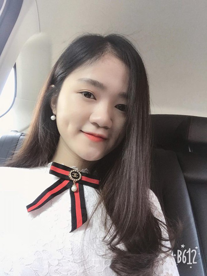 Nữ sinh vi&ecirc;n bất ngờ được thầy gi&aacute;o quỳ gối cầu h&ocirc;n trong lễ trao bằng tốt nghiệp - Ảnh 10.