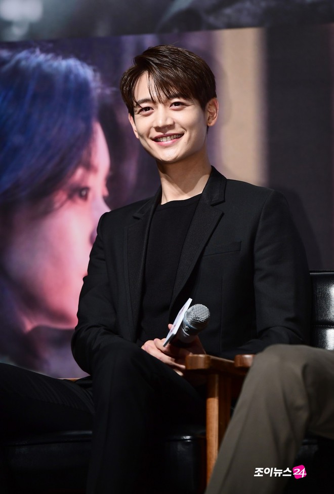 Sự kiện hội tụ dàn sao VIP cực phẩm: Minho nổi bật hơn hẳn 2 thánh sống xứ Hàn, Han Hyo Joo mắt sưng vù kém sắc - Ảnh 17.