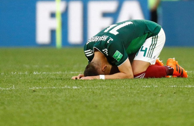 Chicharito khóc nức nở sau khi thắng sốc tuyển Đức - Ảnh 5.