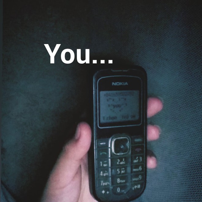 Trước khi xài smartphone xoành xoạch như bây giờ 8X 9X nào cũng từng một  thời say đắm chiếc điện thoại cùi bắp trắng đen