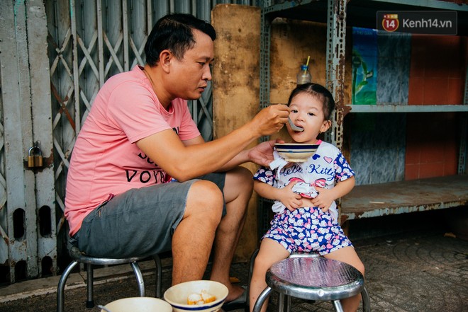 Quán cháo hào sảng giá 5.000 đồng/ tô của cô Tư Sài Gòn: Nhà Tư không nợ nần gì, bán vầy là sống thoải mái rồi! - Ảnh 7.