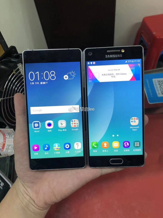 Nhìn smartphone 2 màn hình thử nghiệm của Samsung khiến dân mạng chua xót: Cảm ơn vì đã không sản xuất! - Ảnh 1.