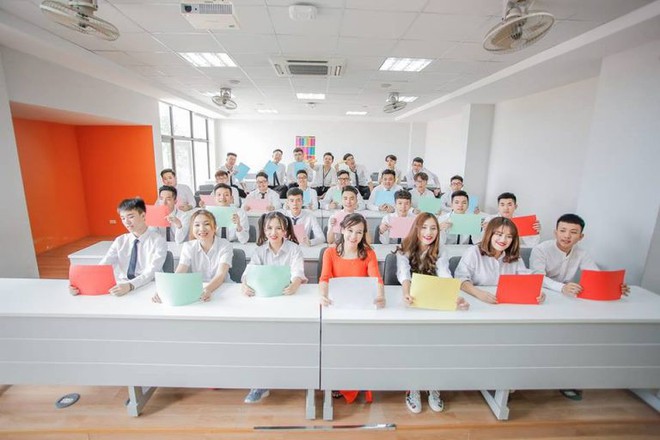 C&ocirc; gi&aacute;o c&oacute; t&acirc;m nhất năm: H&aacute;t b&agrave;i Người h&atilde;y &ocirc;n thi đi v&agrave; l&agrave;m clip kỷ yếu để tặng cho cả lớp - Ảnh 5.