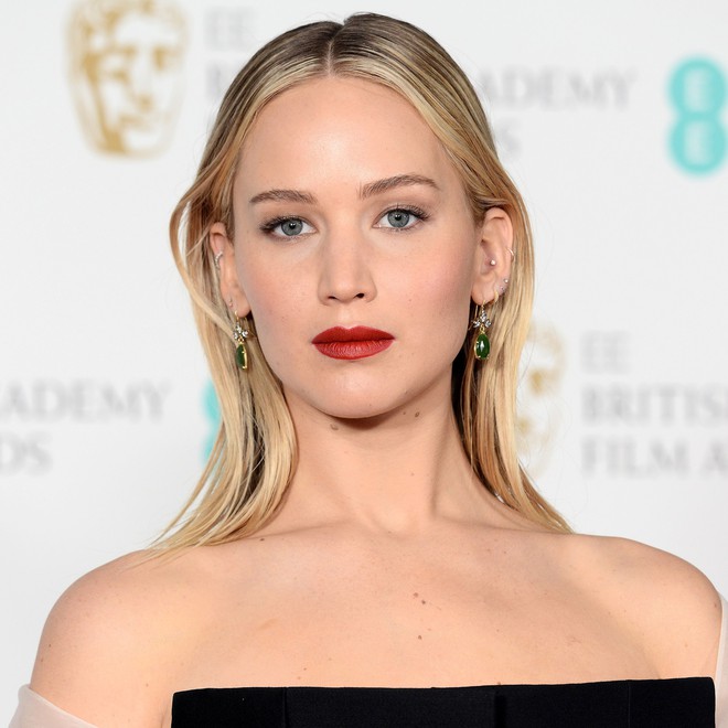 Loạt scandal xấu t&iacute;nh khiến c&aacute;c sao sụp đổ h&igrave;nh tượng thi&ecirc;n thần th&aacute;nh thiện d&agrave;y c&ocirc;ng x&acirc;y dựng - Ảnh 8.