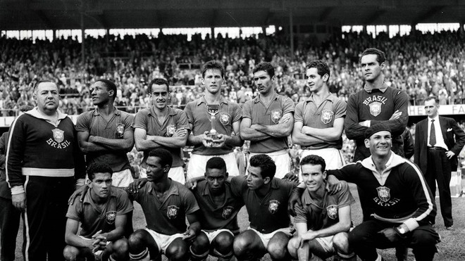 Lịch sử World Cup 1958: Vua b&oacute;ng đ&aacute; Pele bước ra &aacute;nh s&aacute;ng - Ảnh 2.