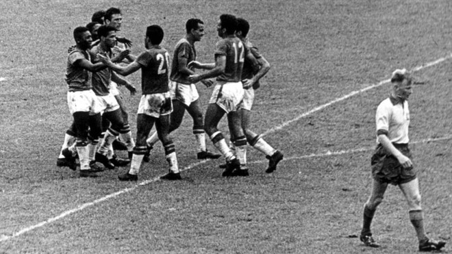 Lịch sử World Cup 1958: Vua b&oacute;ng đ&aacute; Pele bước ra &aacute;nh s&aacute;ng - Ảnh 5.