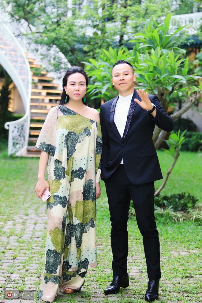 Hoa hậu Ngọc H&acirc;n diện &aacute;o d&agrave;i thanh lịch, đối lập d&agrave;n ch&acirc;n d&agrave;i gợi cảm tại sự kiện - Ảnh 5.