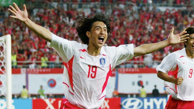 World Cup 2002: Hàn Quốc vào bán kết nhờ bê bối trọng tài - Ảnh 2.