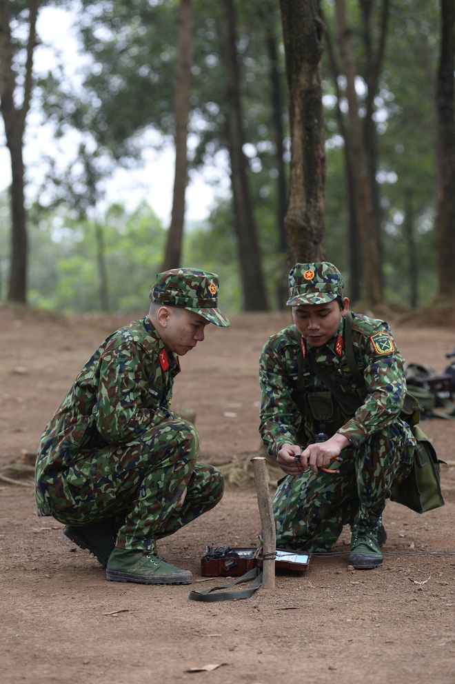 Sao nhập ngũ: Bảo Kun phát ngôn thiếu cẩn trọng, ngất xỉu và nôn mửa giữa thao trường - Ảnh 5.