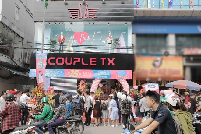 Giới trẻ H&agrave; Nội h&agrave;o hứng với showroom mới của Couple TX - Ảnh 1.