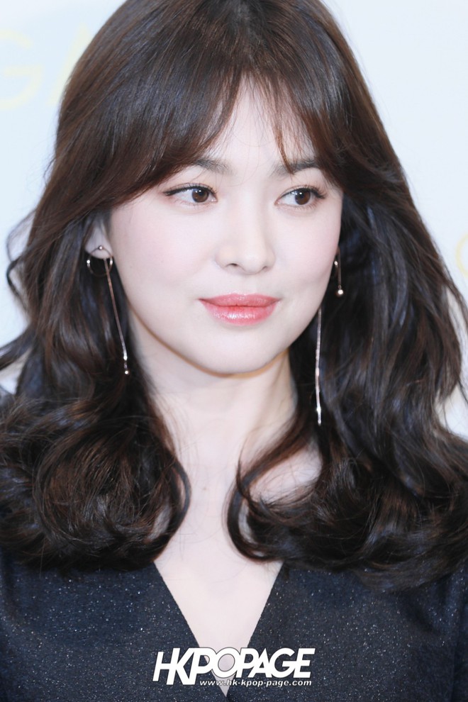 Song Hye Kyo và Son Ye Jin dự sự kiện cùng ngày: Đều đẹp xuất sắc nhưng một người thần thái đỉnh cao hơn - Ảnh 10.