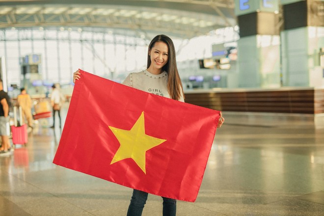 Ông xã doanh nhân ra sân bay tiễn Dương Thùy Linh lên đường đi thi Mrs Worldwide 2018 - Ảnh 5.