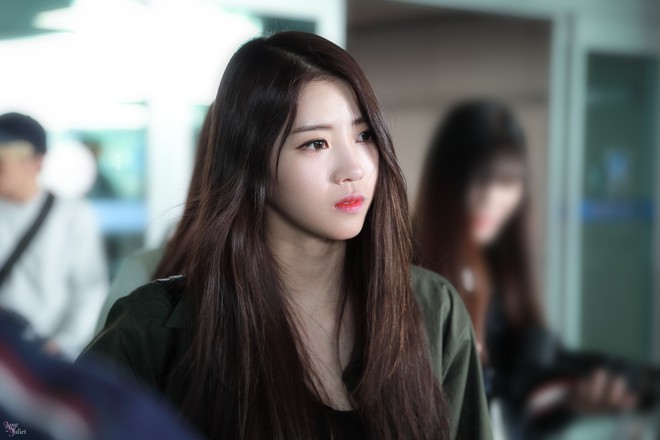 Lần đầu ti&ecirc;n cắt t&oacute;c sau 4 năm debut, Mijoo (Lovelyz) được khen hết lời v&igrave; xinh qu&aacute; - Ảnh 1.