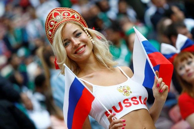 Cư dân mạng phát hiện fan nữ Nga quyến rũ nhất World Cup 2018 là diễn viên phim người lớn - Ảnh 7.