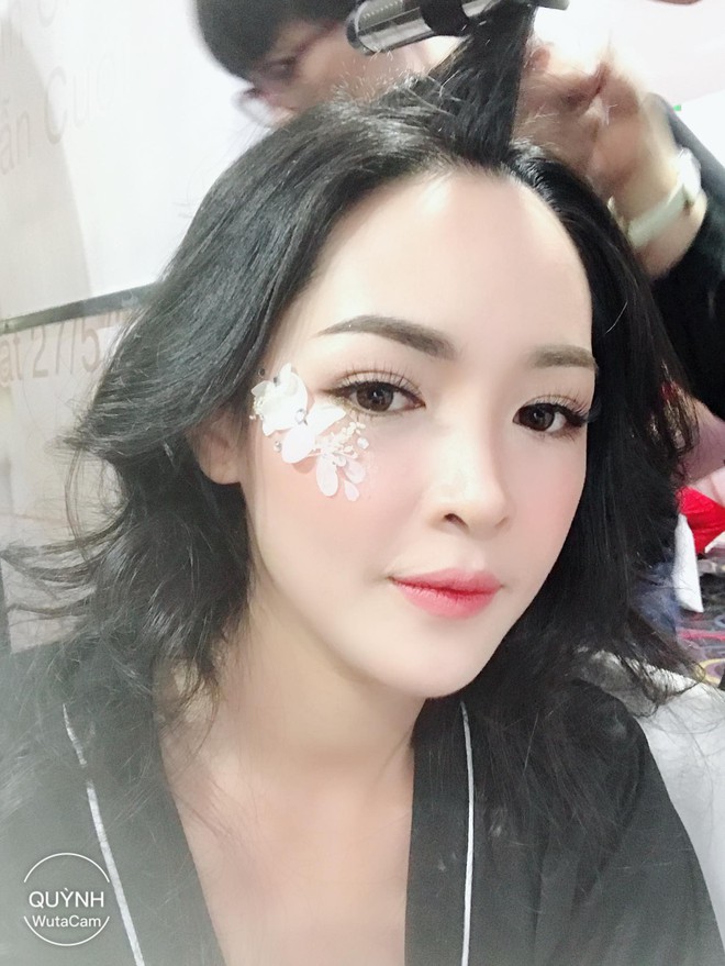 Hot girl PTTM Vũ Thanh Quỳnh trông như thế nào sau 3 năm dao kéo?  - Ảnh 9.