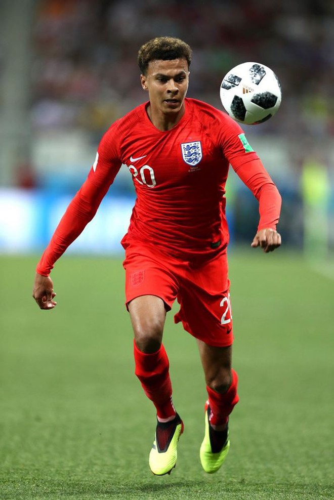 H&eacute; lộ b&ugrave;a ph&eacute;p cầu may của Messi v&agrave; Ronaldo ở World Cup 2018 - Ảnh 1.