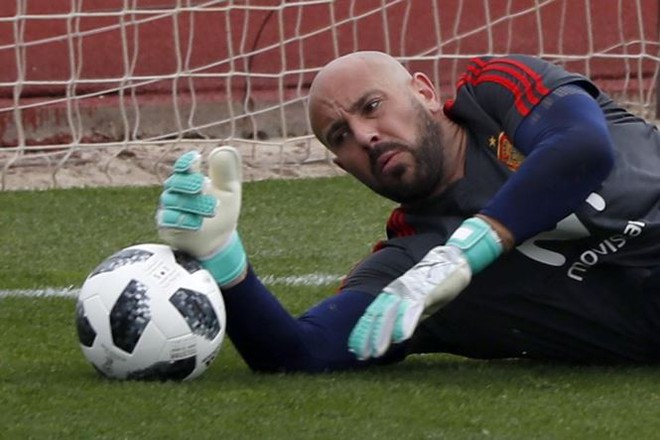 H&eacute; lộ b&ugrave;a ph&eacute;p cầu may của Messi v&agrave; Ronaldo ở World Cup 2018 - Ảnh 2.
