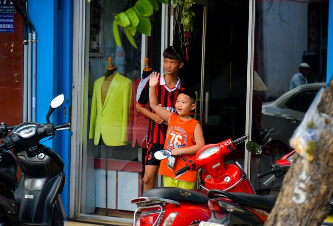 Người S&agrave;i G&ograve;n th&iacute;ch th&uacute; với d&agrave;n thần t&igrave;nh y&ecirc;u đi &ldquo;xế si&ecirc;u ngầu&rdquo; v&ograve;ng quanh th&agrave;nh phố - Ảnh 8.