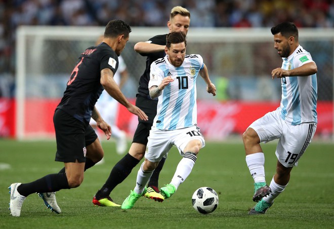 Có một Messi bất lực, đáng thương trong ngày thảm bại của Argentina - Ảnh 3.