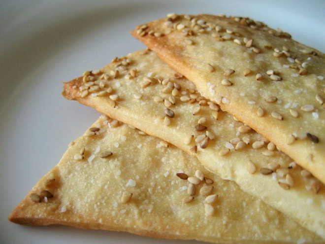 M&oacute;n b&aacute;nh k&igrave; lạ của Cộng h&ograve;a Armenia (Ch&acirc;u &Aacute;) bắt người thợ phải nhảy bổ v&agrave;o l&ograve; mới nướng được - Ảnh 7.