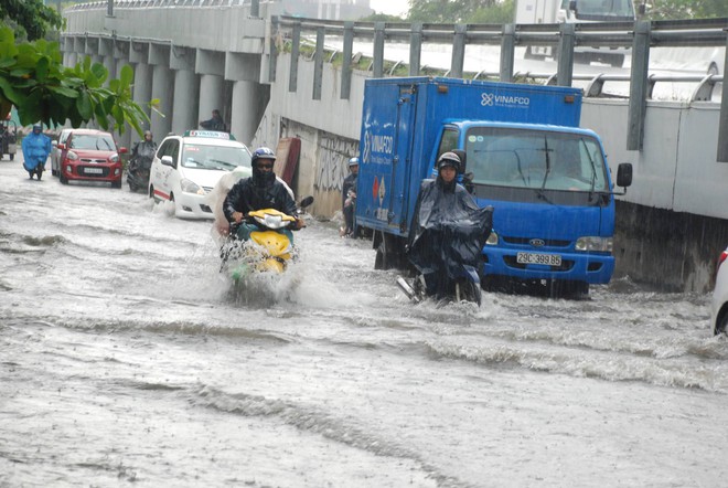 Bị chê “không hiểu biết về thủy động học”, chủ siêu máy bơm chống ngập ở Sài Gòn phản bác - Ảnh 1.