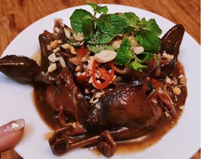 Vịt, ngan, ngỗng đã quá xưa rồi, ở Hà Nội bây giờ phải ăn đủ món từ chim mới gọi là sướng miệng - Ảnh 1.