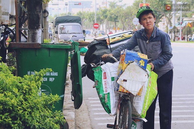 Chuyện của Thịnh: Cậu bé 16 tuổi ngày ngày nhặt rác trên đường phố Đà Nẵng vẫn luôn nở nụ cười - Ảnh 5.
