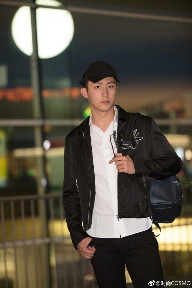 Ho&agrave;ng Cảnh Du - Hứa Nguỵ Ch&acirc;u điển trai chuẩn nam thần, c&ugrave;ng l&ecirc;n đường sang Paris dự sự kiện - Ảnh 8.