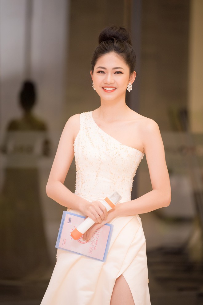 Dàn mỹ nhân diện váy áo lộng lẫy đổ bộ Chung khảo phía Nam Hoa hậu Việt Nam 2018 - Ảnh 6.