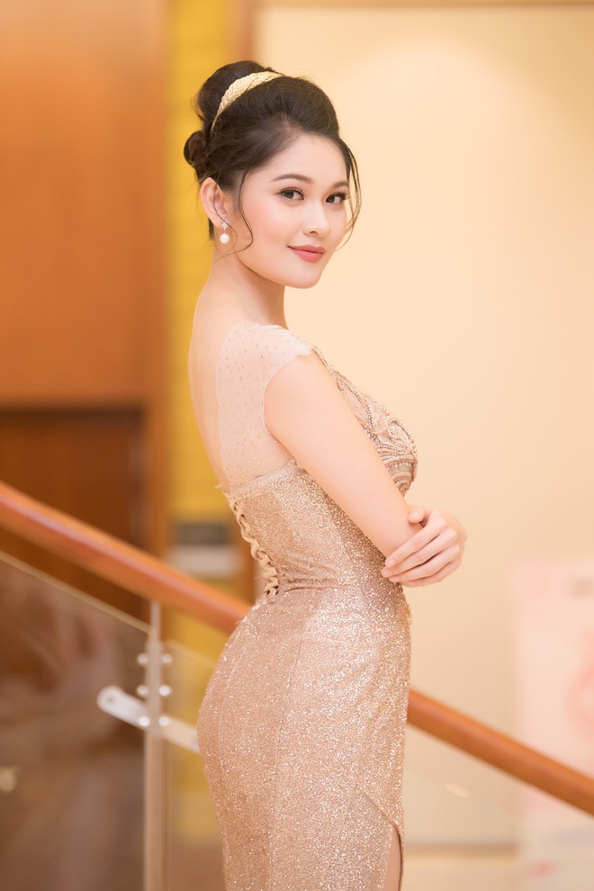 Dàn mỹ nhân diện váy áo lộng lẫy đổ bộ Chung khảo phía Nam Hoa hậu Việt Nam 2018 - Ảnh 5.