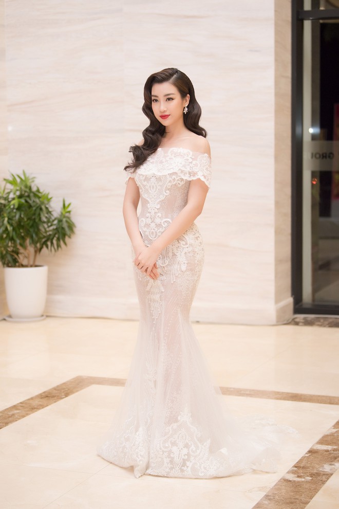 Dàn mỹ nhân diện váy áo lộng lẫy đổ bộ Chung khảo phía Nam Hoa hậu Việt Nam 2018 - Ảnh 1.