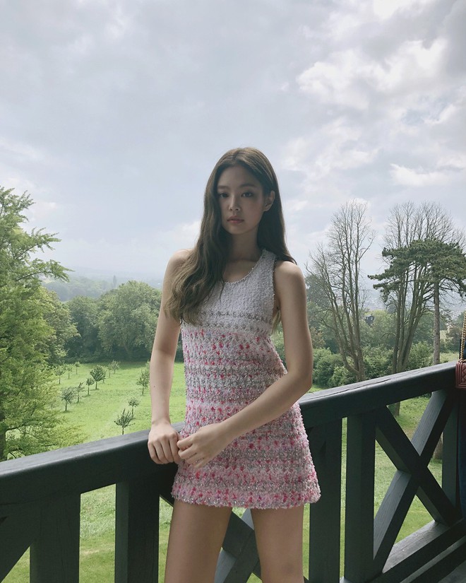 Instagram mới mở được 1 tuần, ảnh của Jennie (Black Pink) có gì hot mà toàn triệu view mỗi tấm? - Ảnh 3.