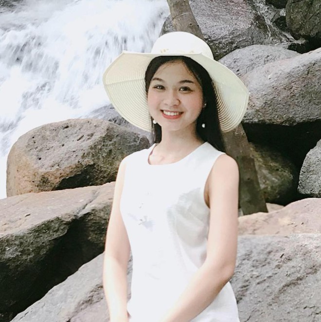 Nhan sắc đời thường của 3 nữ sinh Ngoại thương lọt vào chung kết Hoa hậu Việt Nam 2018 - Ảnh 10.