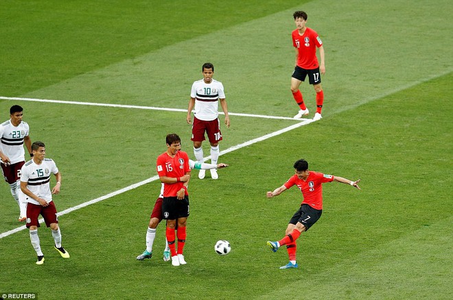 Sao Hàn Quốc để lại hình ảnh xúc động ở trận đấu với Mexico - Ảnh 2.