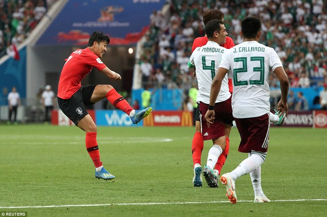 Sao Hàn Quốc để lại hình ảnh xúc động ở trận đấu với Mexico - Ảnh 1.