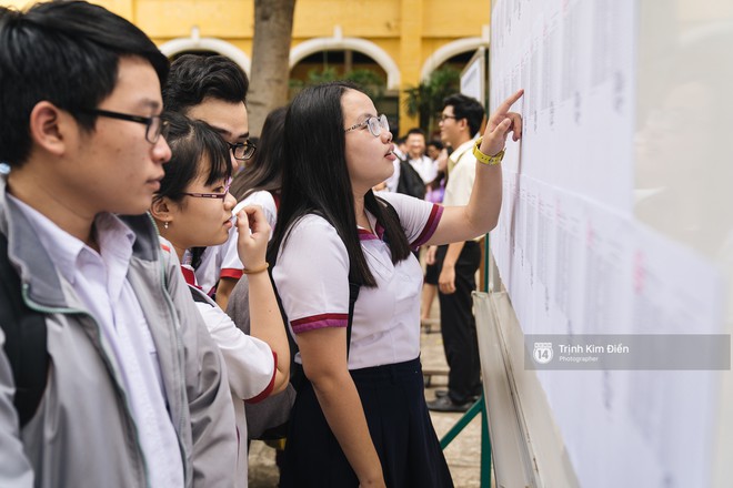 Chiều nay, 1 triệu th&iacute; sinh cả nước đ&atilde; l&agrave;m thủ tục thi THPT quốc gia 2018 - Ảnh 3.