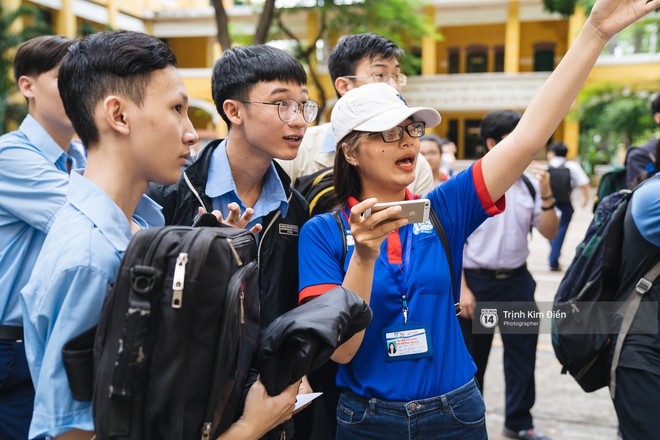 Chiều nay, 1 triệu thí sinh cả nước đã làm thủ tục thi THPT quốc gia 2018 - Ảnh 5.