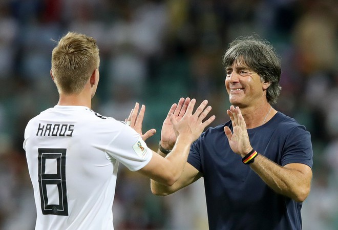 HLV Joachim Low v&iacute; chiến thắng của Đức như &ldquo;phim kinh dị&rdquo; sau thế ng&agrave;n c&acirc;n treo sợi t&oacute;c - Ảnh 1.