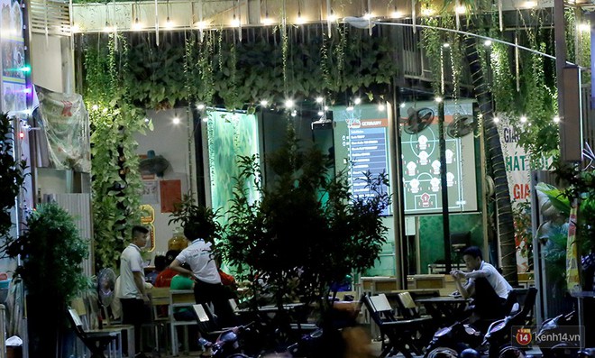 Dân nhậu ở Sài Gòn thức trắng đêm xem World Cup 2018 trên phố nhậu Phạm Văn Đồng - Ảnh 16.