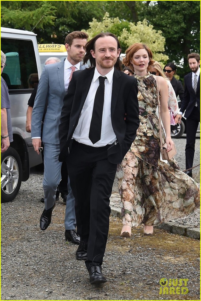 Loạt sao xúng xính váy áo dự đám cưới đẹp như mơ của Jon Snow và Ygritte phim Game of Thrones - Ảnh 9.