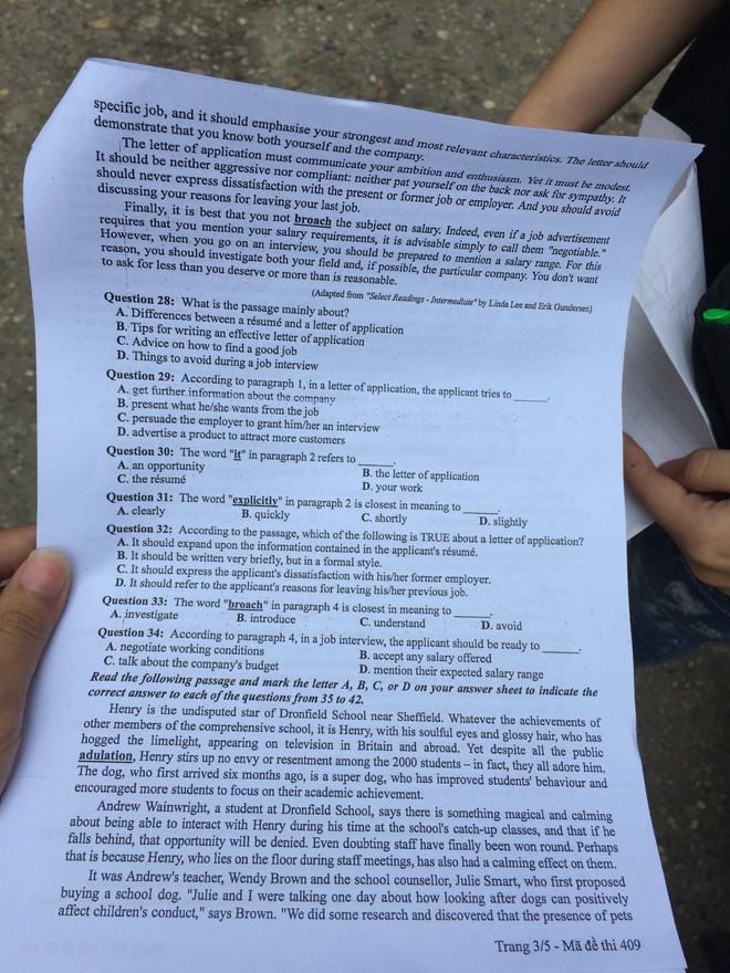 Đề thi Tiếng Anh: Nhiều câu rất khó, thí sinh khóc vì sợ bị điểm liệt 0, 1 - Ảnh 10.