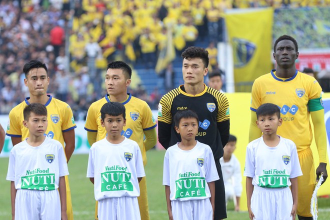 FLC Thanh Hóa thăng hoa cùng Bùi Tiến Dũng, lọt vào Top 3 V.League 2018 - Ảnh 5.