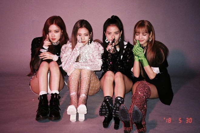 Black Pink chính thức gia nhập dàn khủng long bán đĩa cùng TWICE và SNSD - Ảnh 1.