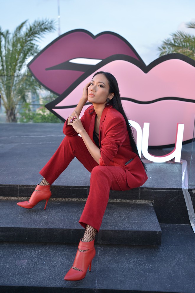 Những khoảnh khắc l&agrave;m nổi bật thần th&aacute;i của ca sĩ Min c&ugrave;ng c&aacute;c c&ocirc; n&agrave;ng c&aacute; t&iacute;nh - Ảnh 9.